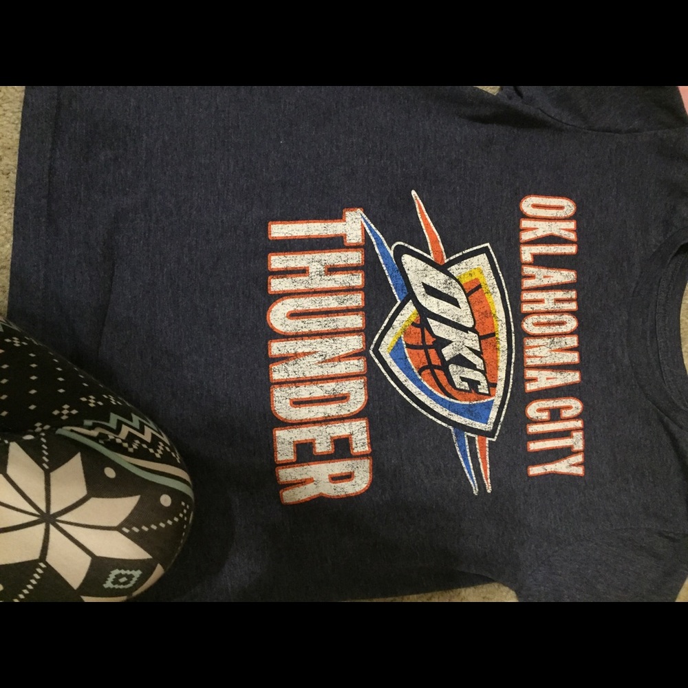 OKC Thunder Basketball Shirt Size youth large!